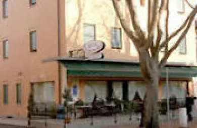 Damodoro Hotel