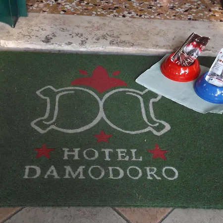 מלון Damodoro